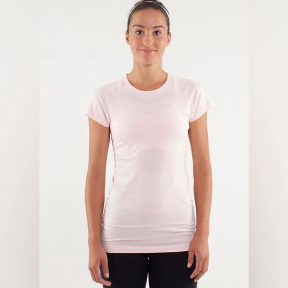LULULEMON ATHLETICA Swiftly Tech Short Sleeve Silverescent Seamless Shirt - Picture 1 of 9